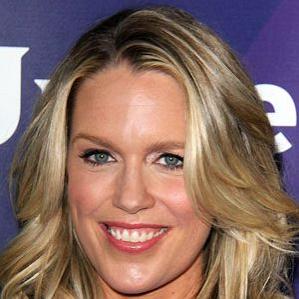 Age Of Jessica St. Clair biography