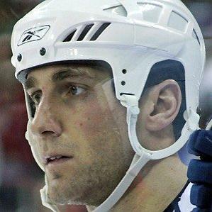 Age Of Jarret Stoll biography
