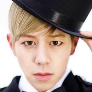 Age Of Taewoon biography