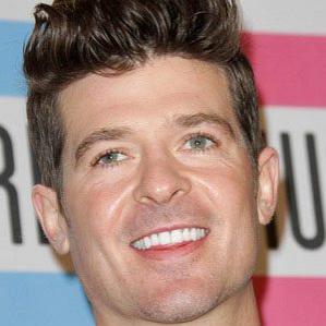 Age Of Robin Thicke biography