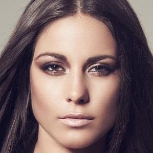 Age Of Louise Thompson biography