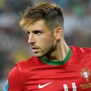 Age Of Miguel Veloso biography