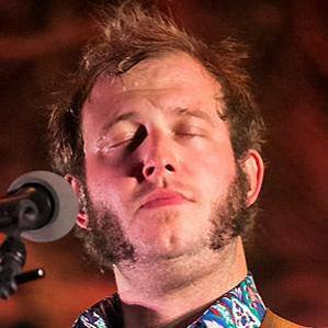 Age Of Justin Vernon biography
