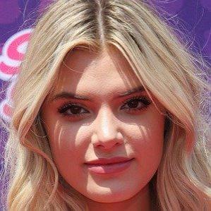 Age Of Alissa Violet biography