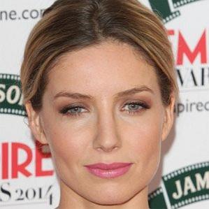 Age Of Annabelle Wallis biography
