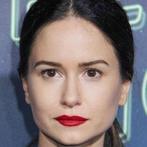 Age Of Katherine Waterston biography