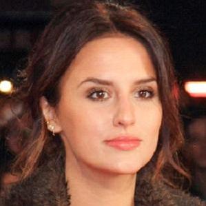 Age Of Lucy Watson biography