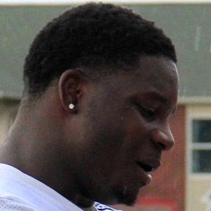 Age Of Sean Weatherspoon biography