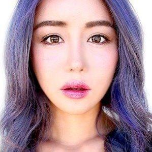 Age Of Wengie biography