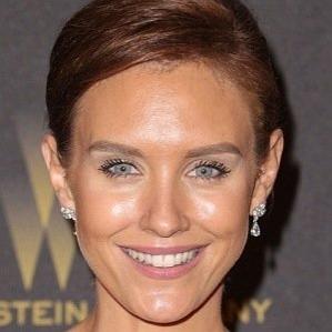 Age Of Nicky Whelan biography