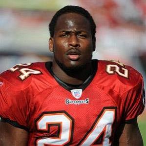 Age Of Cadillac Williams biography