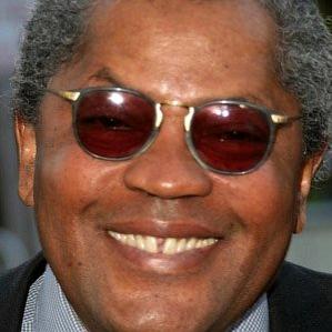 Age Of Clarence Williams III biography