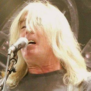 Cliff Williams – Age, Bio, Personal Life, Family & Stats - CelebsAges
