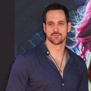 Age Of Travis Willingham biography