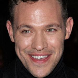 Age Of Will Young biography