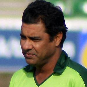 Age Of Waqar Younis biography